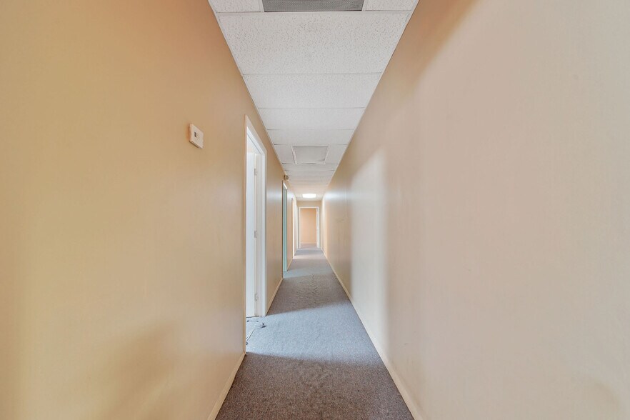 More Photos Of 25 E 4th St, Hialeah Office For Sale