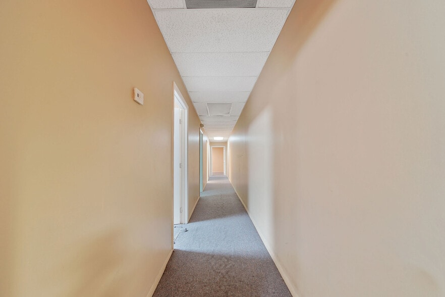 More Photos Of 25 E 4th St, Hialeah Office For Lease