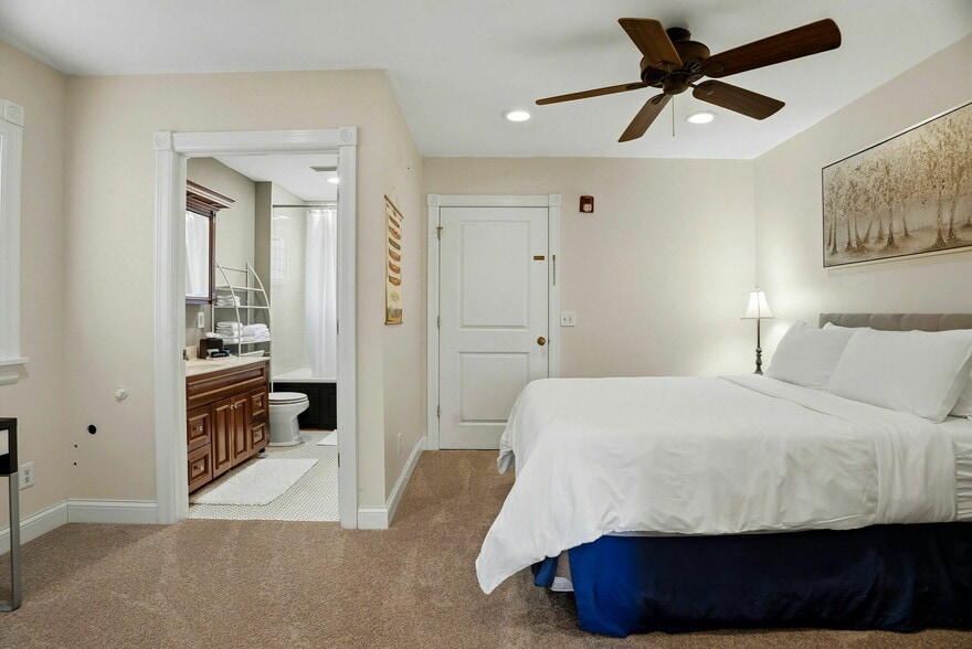 More Photos Of 305 River St, Osceola Hospitality For Sale