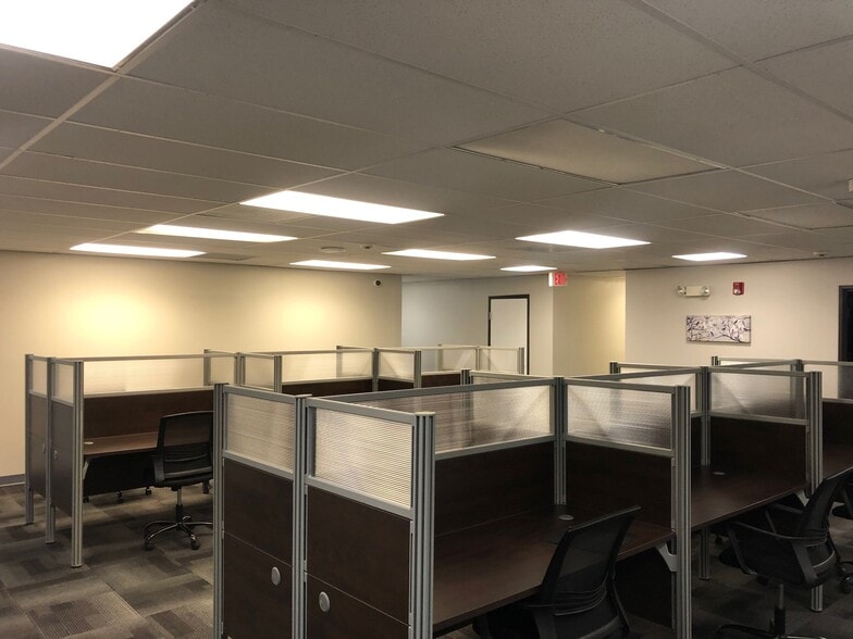 More Photos Of 2709-2715 Pontiac Lake Rd, Waterford Office Residential For Sale