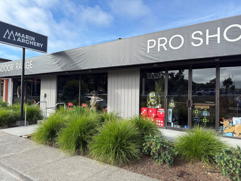 More Photos Of 3815 Redwood Hwy, San Rafael Storefront For Sale