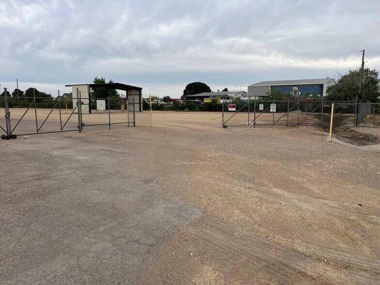 More Photos Of 2715 S County Road 1206, Midland Industrial For Lease