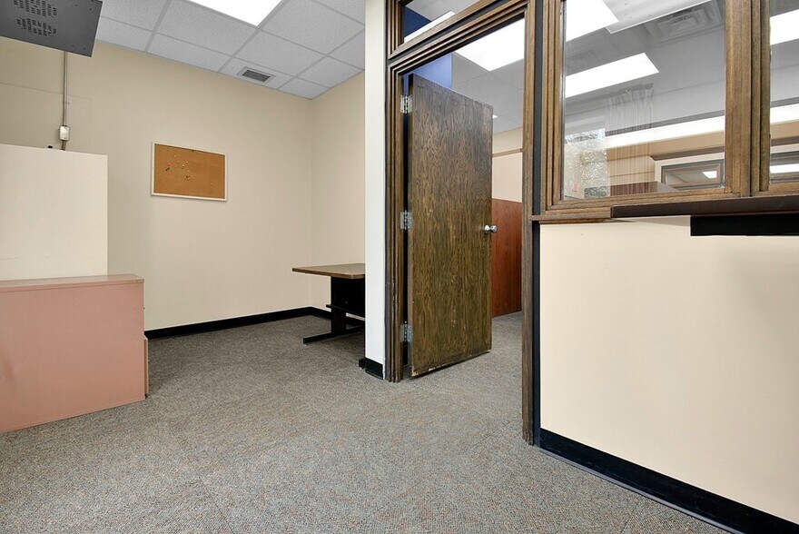 More Photos Of 245 N Seltzer St, Crestline Bank For Sale