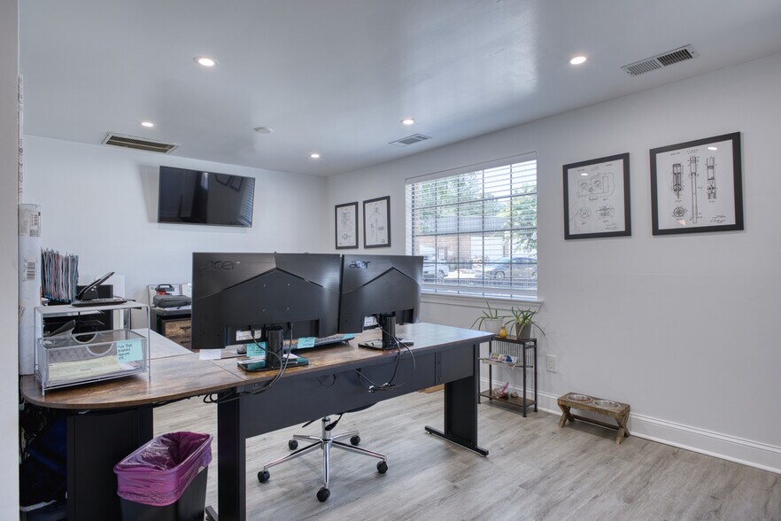 More Photos Of 5055 Old Ellis Pt, Roswell Unknown For Lease