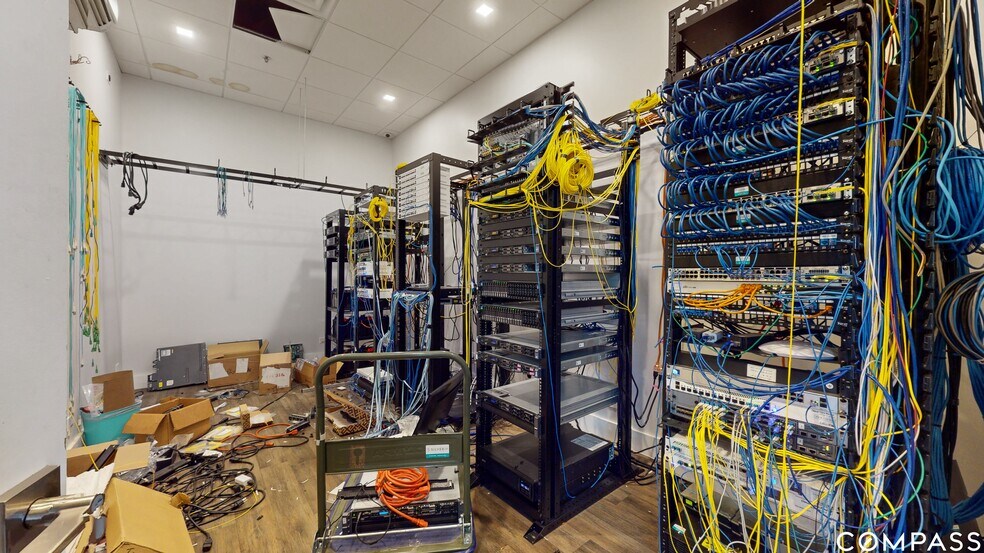 More Photos Of 2241 S Wabash Ave, Chicago Loft Creative Space For Sale