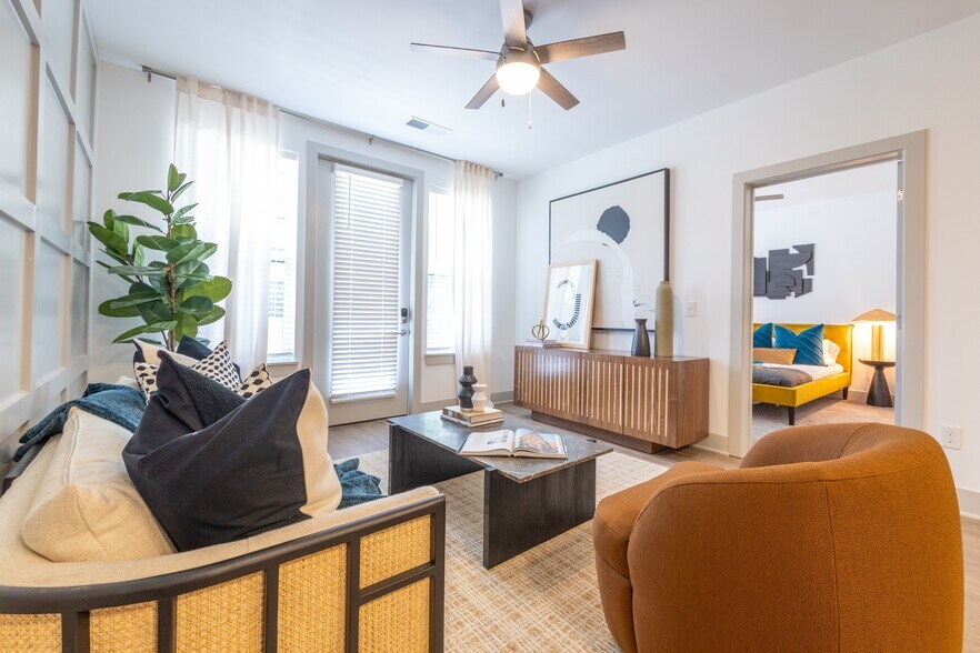 More Photos Of 2533 Woodburn Ave, Cincinnati Apartments For Lease