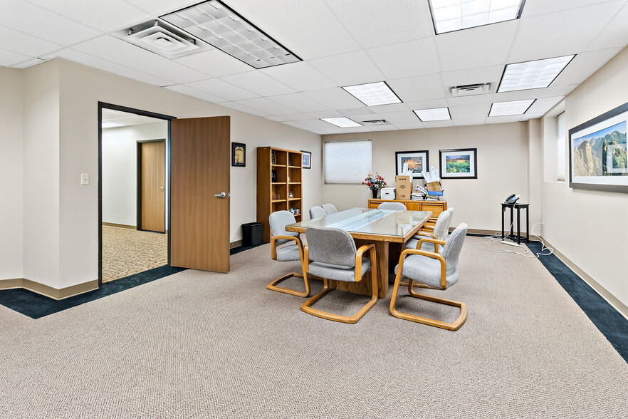 More Photos Of 15534 E Hinsdale Cir, Centennial Light Distribution For Lease