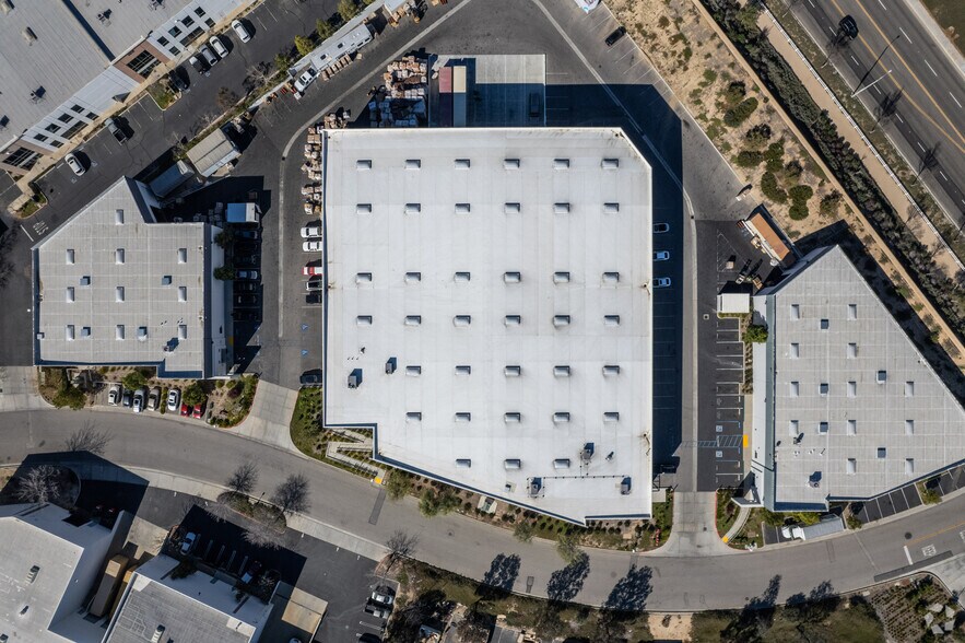 More Photos Of 28606 Hasley Canyon Rd, Castaic Warehouse For Lease