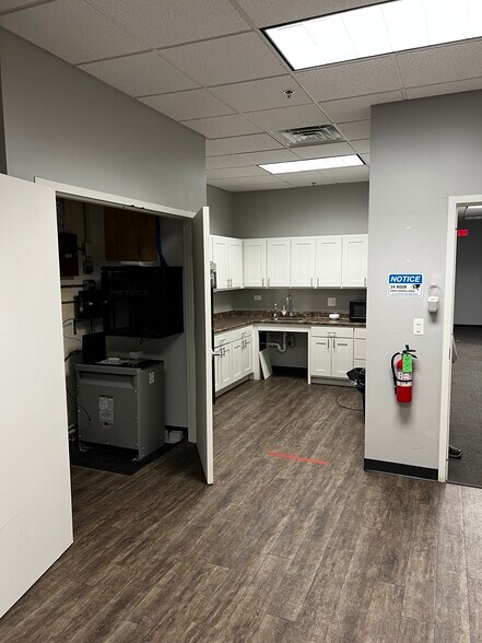 More Photos Of 8505 W 183rd St, Tinley Park Medical For Lease