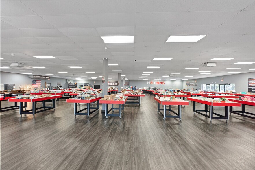 More Photos Of 7707 W Commercial Blvd, Tamarac Freestanding For Lease