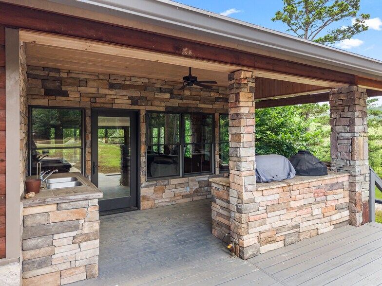 More Photos Of 110 Lizard ln, Story Specialty For Sale