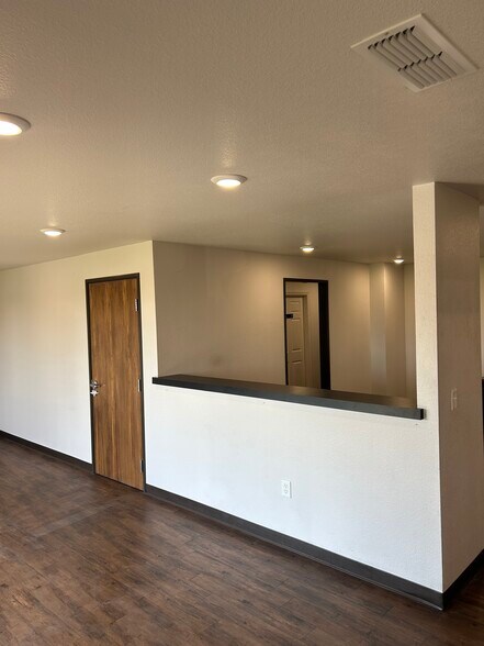 More Photos Of 9300 Southwest Dr, Fort Worth Warehouse For Lease