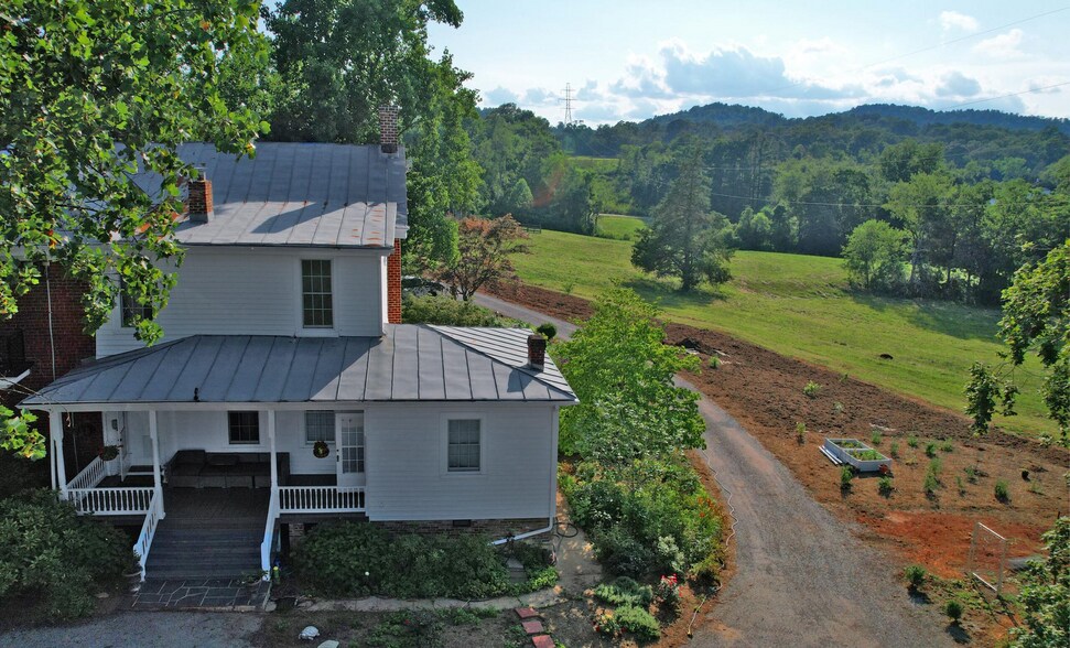 More Photos Of 294 Freshwater Cove Ln, Lovingston Hospitality For Sale