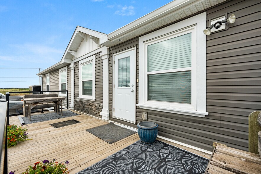 More Photos Of 3807 9th St, Lloydminster Warehouse For Sale