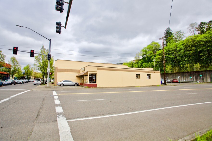 More Photos Of 502 Main St, Oregon City Storefront For Lease
