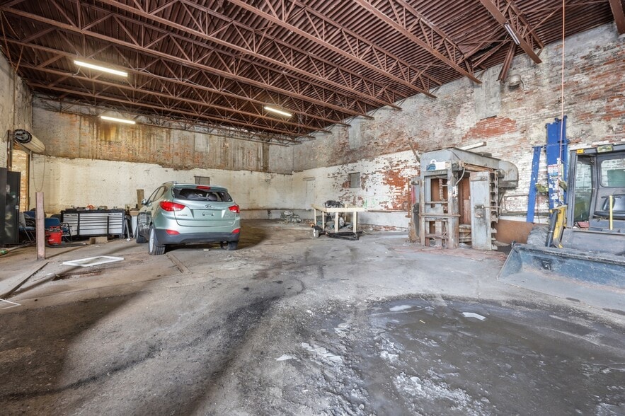 More Photos Of 688 E Eagle St, Buffalo Warehouse For Sale