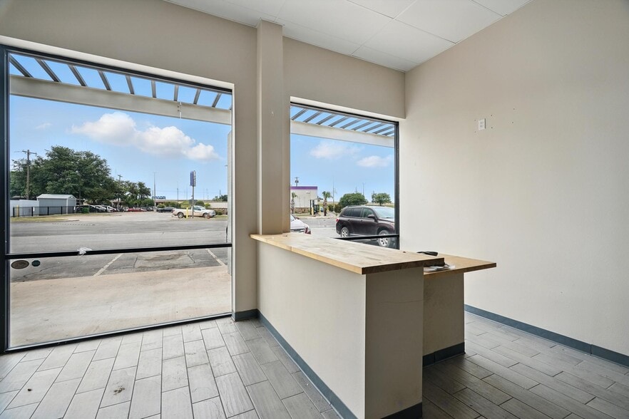 More Photos Of 4102 Buffalo Gap Rd, Abilene Unknown For Lease