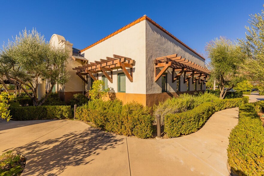 More Photos Of 407 Bryant Cir, Ojai Manufacturing For Sale