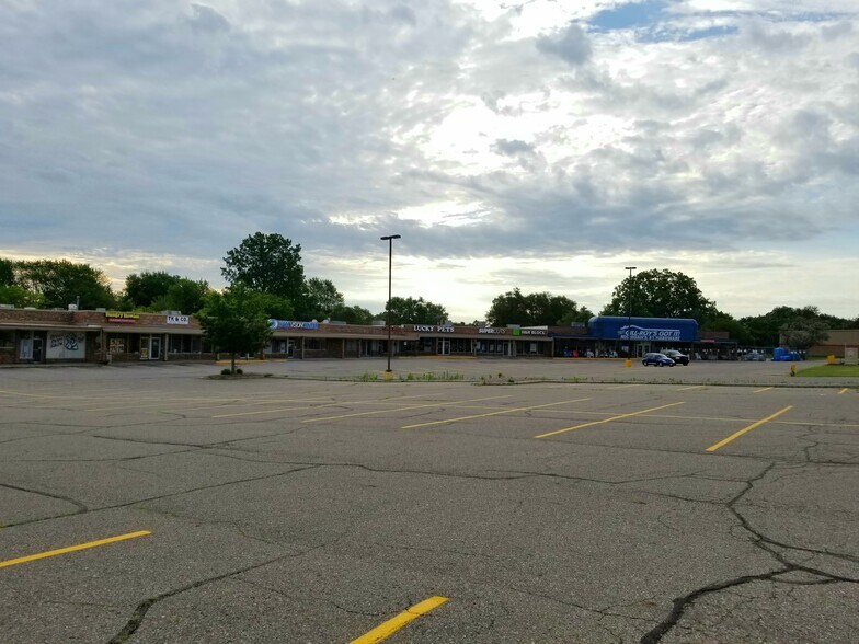 More Photos Of 8751-8789 Monroe Rd, Durand Unknown For Lease