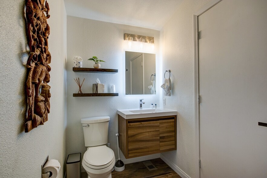 More Photos Of 13383 Sierra Way, Kernville Hotel For Sale