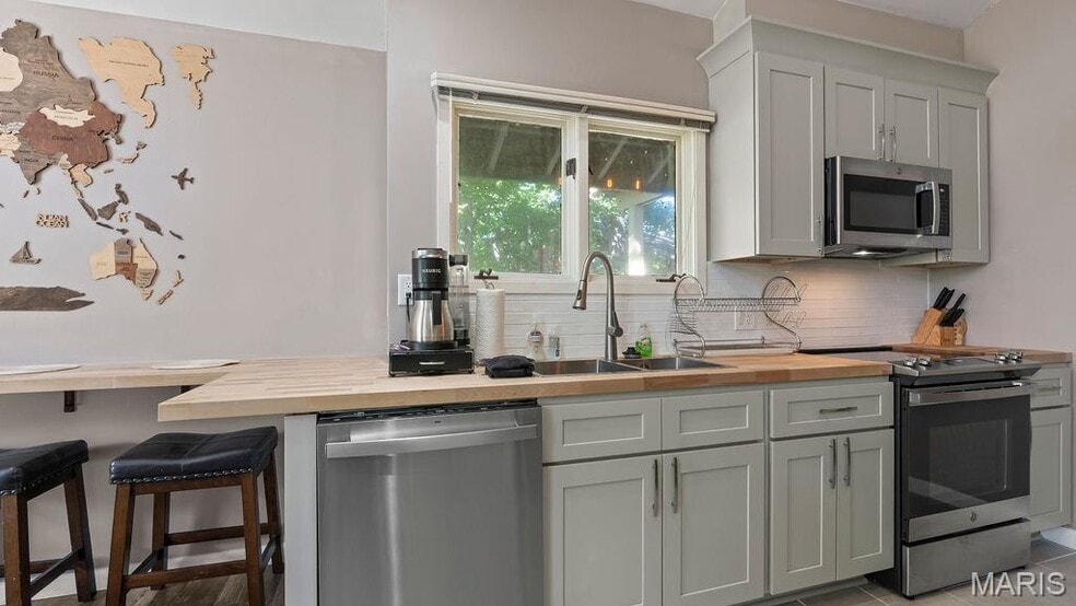 More Photos Of 35 Walkers Cay Drive, Osage Beach Apartments For Sale