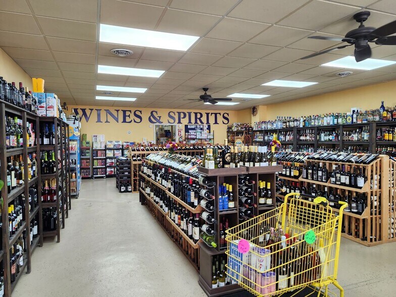 More Photos Of 98 W Main St, Cambridge Storefront Retail Office For Sale