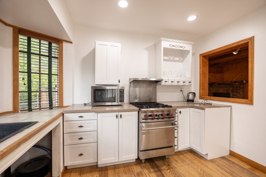 More Photos Of 1016 W Big Bear Blvd, Big Bear City Office Residential For Sale