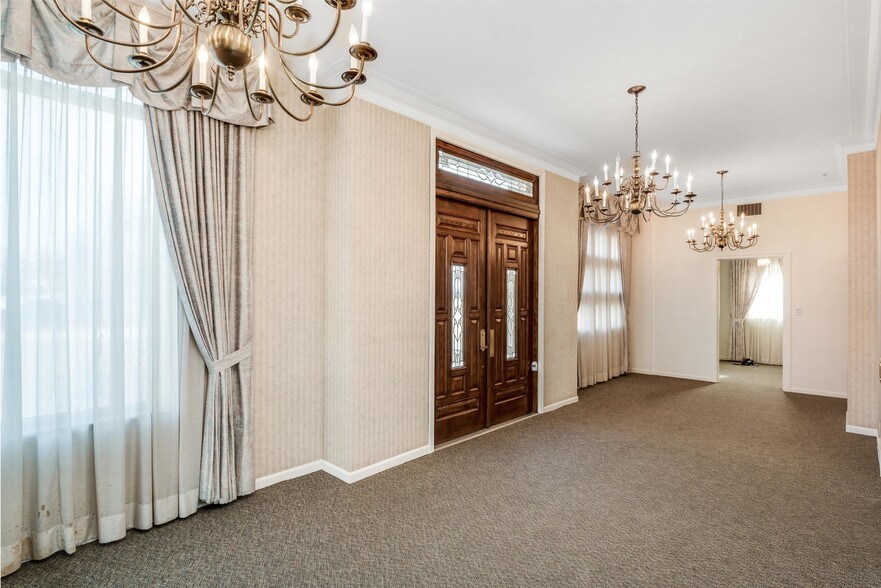 More Photos Of 5401 Schaefer Rd, Dearborn Storefront Retail Office For Lease