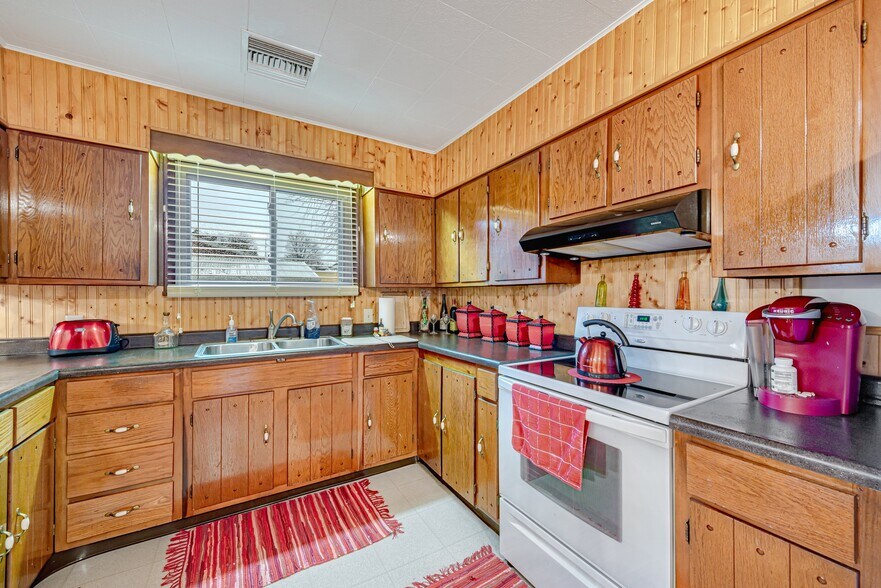 More Photos Of 175 Mount Joy Rd, Mount Pleasant Industrial For Sale