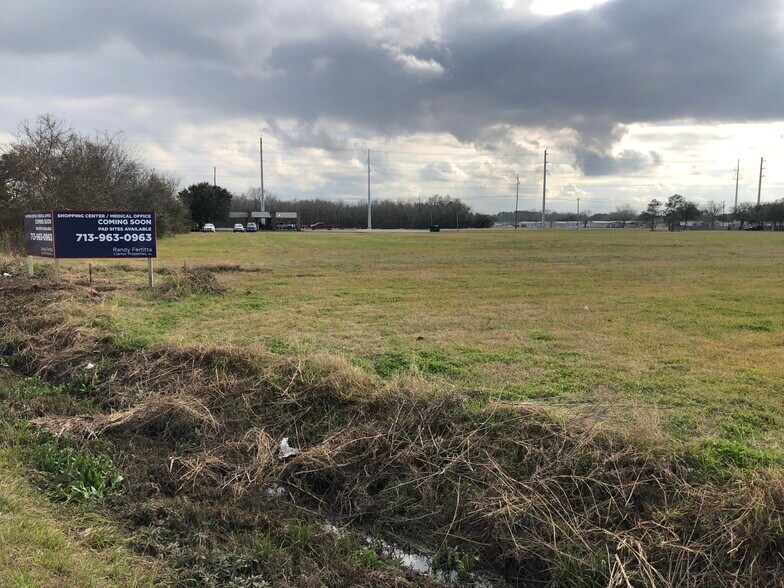 More Photos Of State Highway 35 Bypass & Steele Rd, Alvin Land For Sale