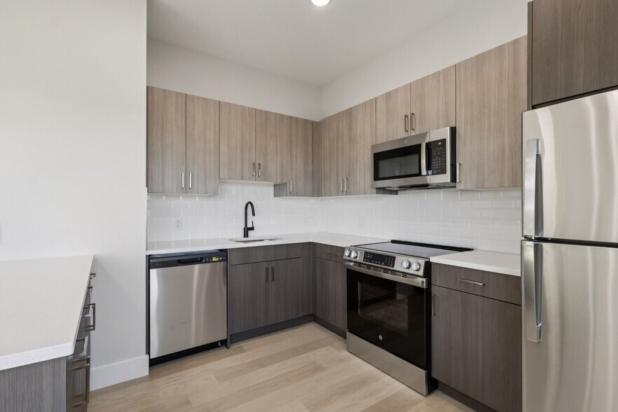 More Photos Of 34-40 Hudson St, Newark Apartments For Lease