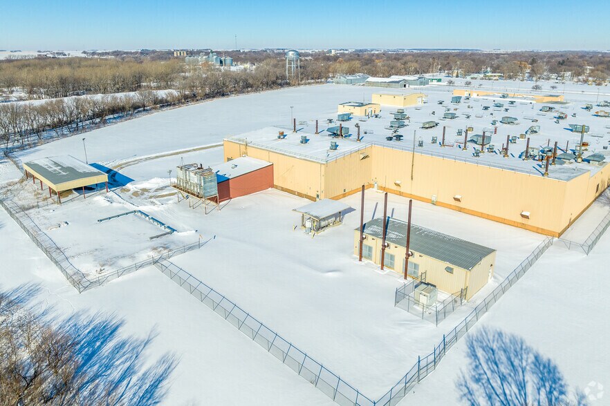 More Photos Of 700 Luicks Ln S, Belmond Manufacturing For Lease