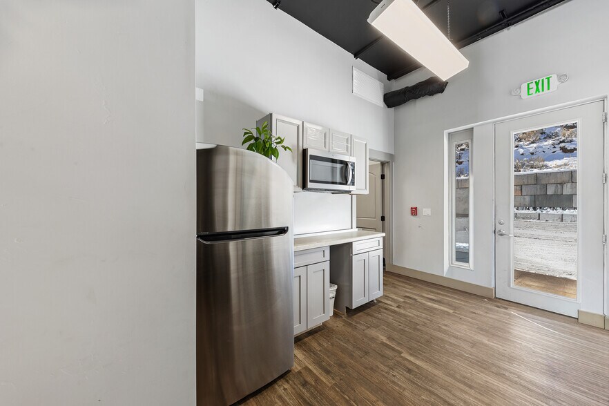 More Photos Of 625 Airport Rd, Glenwood Springs Industrial For Sale