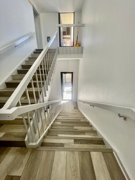 More Photos Of 8943-8951 Complex Dr, San Diego Office For Sale