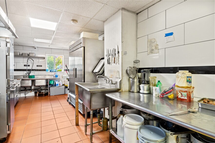 More Photos Of 161-163 High St, Holyoke Restaurant For Sale
