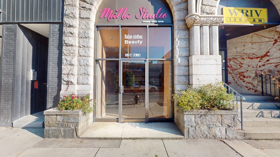 Primary Photo Of 42 W Main St, Riverhead Storefront Retail Office For Lease