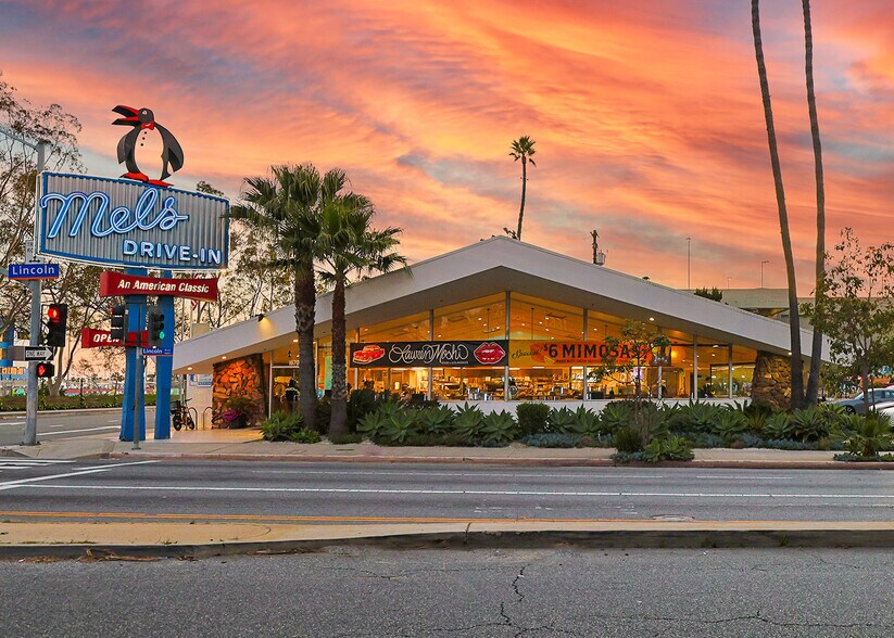 Primary Photo Of 1670 Lincoln Blvd, Santa Monica Restaurant For Sale