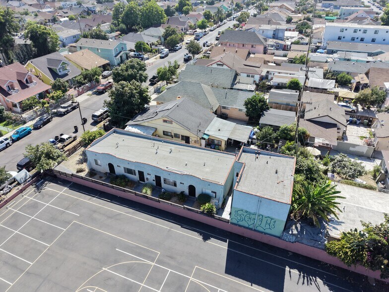 More Photos Of 517 W 42nd Plz, Los Angeles Apartments For Sale