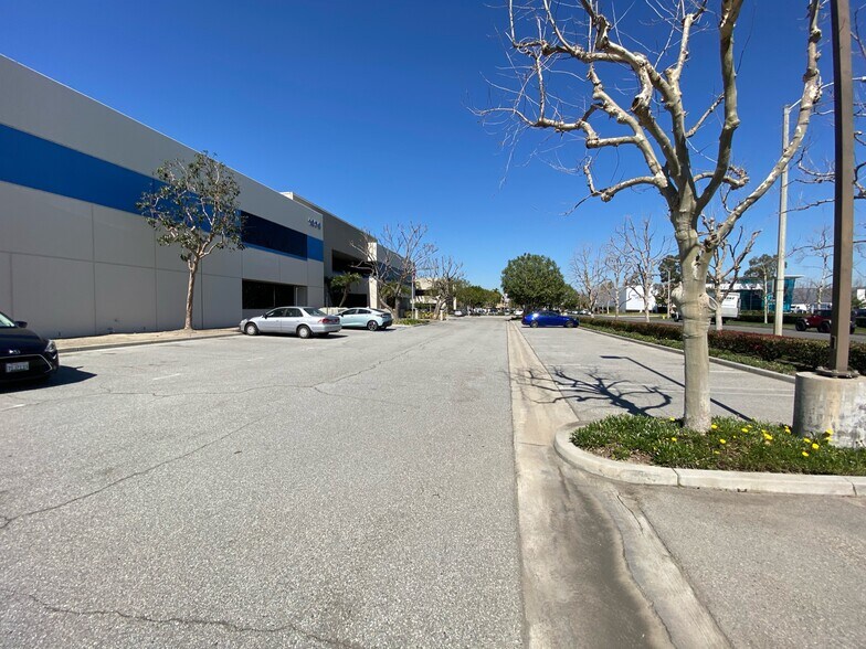 More Photos Of 1275 N Manassero St, Anaheim Manufacturing For Lease