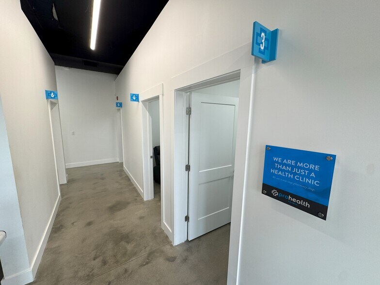 More Photos Of 6376 Silo Square Lane South, Southaven Storefront For Lease