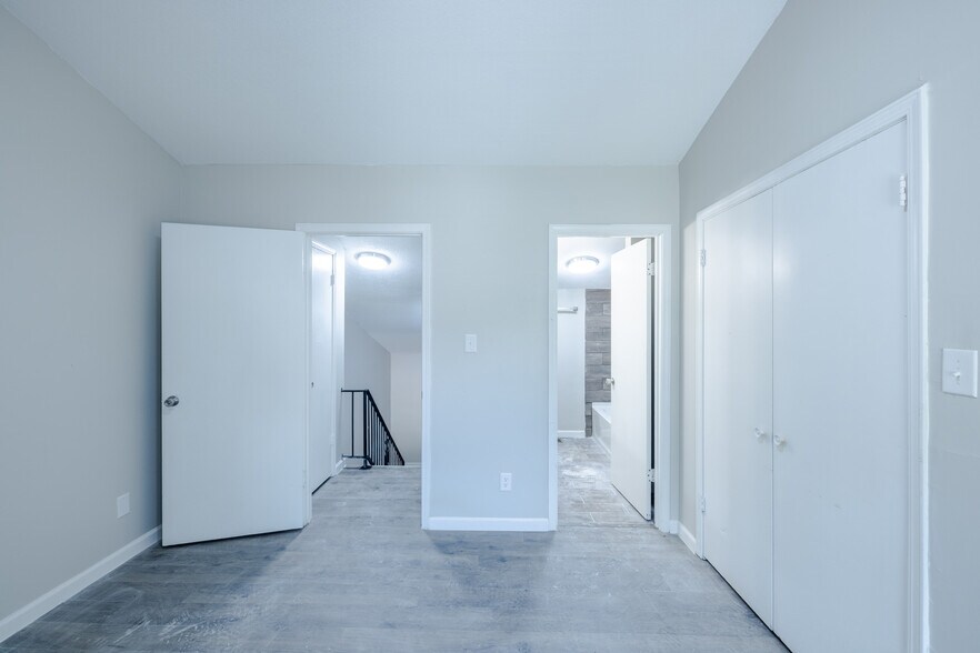 More Photos Of 961 Old Hickory Blvd, Jackson Apartments For Sale