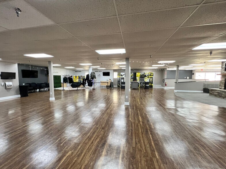 More Photos Of 4755-4767 William Penn Hwy, Monroeville Freestanding For Lease