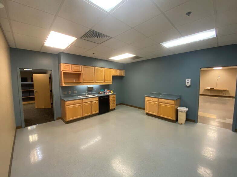 More Photos Of 7235 Vicksburg Pike, Fort Wayne Warehouse For Lease