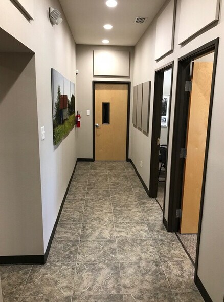 More Photos Of 995 N Interstate Highway 35 E, Waxahachie Warehouse For Lease