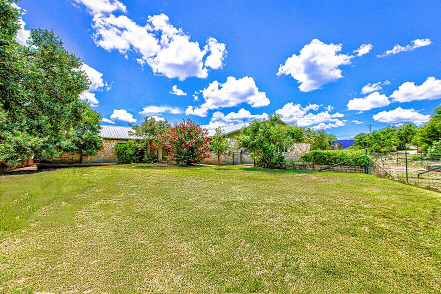 More Photos Of 45 La Buena Vista Dr, Wimberley Schools For Sale