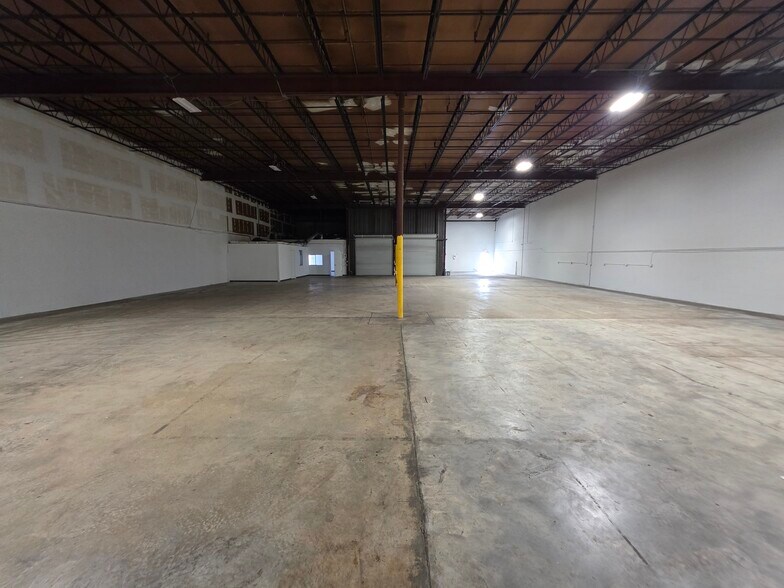More Photos Of 503-553 W Grant St, Orlando Warehouse For Lease