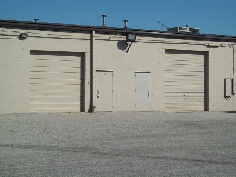More Photos Of 50-164 S Park Blvd, Greenwood Light Distribution For Lease