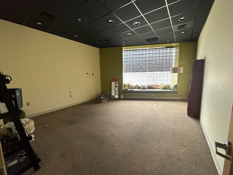 More Photos Of 22840 Woodward Ave, Ferndale Storefront Retail Office For Lease