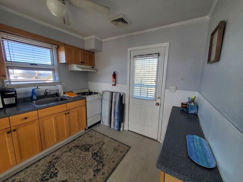 More Photos Of 607 Bay Blvd, Lavallette Restaurant For Sale