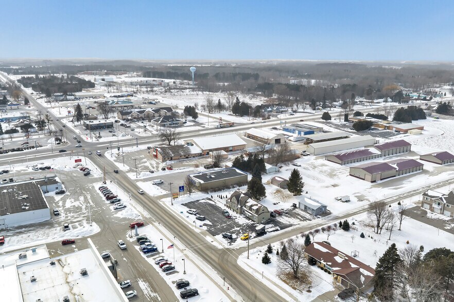 More Photos Of 513-529 Duluth Ave, Sturgeon Bay, Sturgeon Bay General Retail For Sale